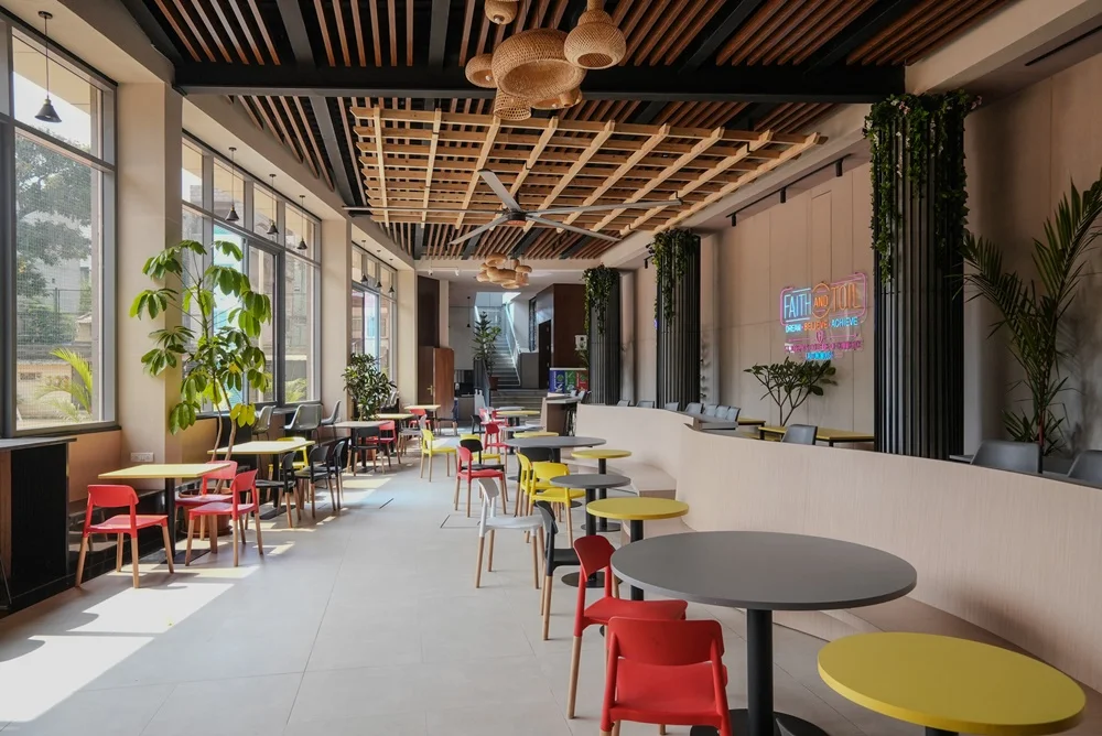 Cafeteria – image 1